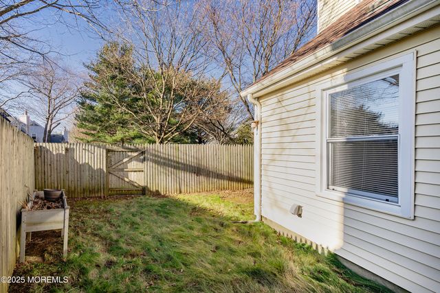 7 Longfellow Court, Freehold, NJ 07728