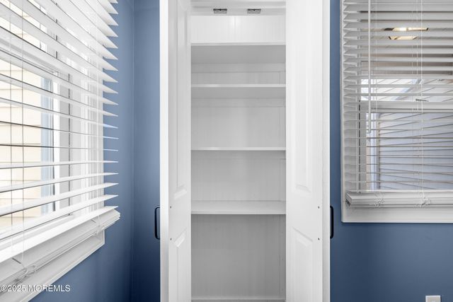 7 Longfellow Court, Freehold, NJ 07728