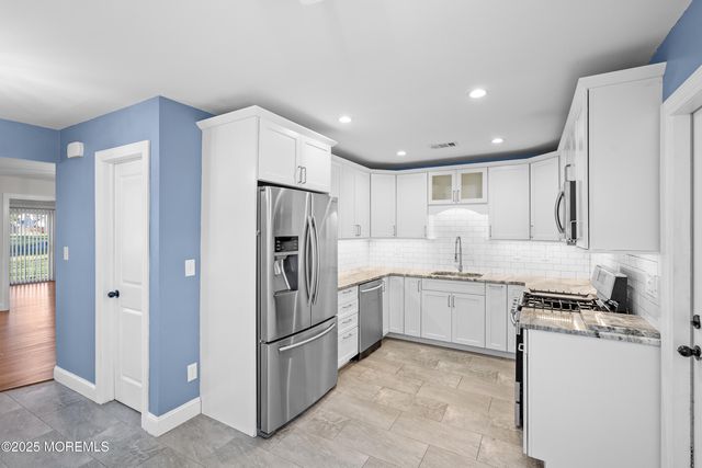 7 Longfellow Court, Freehold, NJ 07728