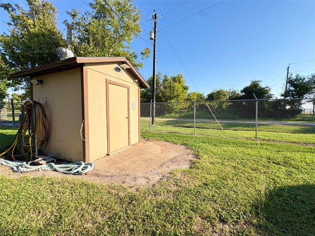 182 Smith Road, Palacios, TX 77465