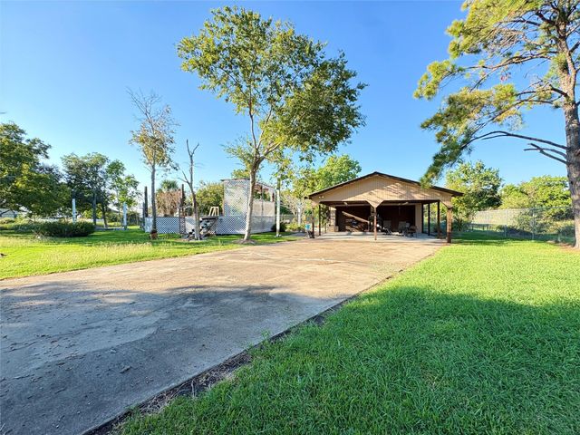 182 Smith Road, Palacios, TX 77465