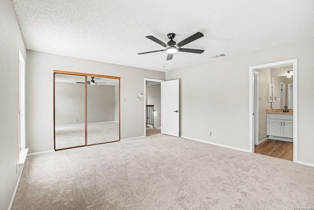 18030 Summer Knoll Dr, San Antonio, TX 78258