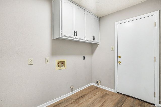 18030 Summer Knoll Dr, San Antonio, TX 78258