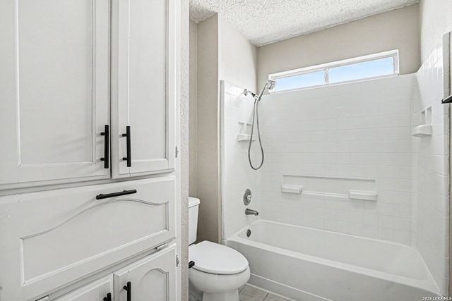 18030 Summer Knoll Dr, San Antonio, TX 78258