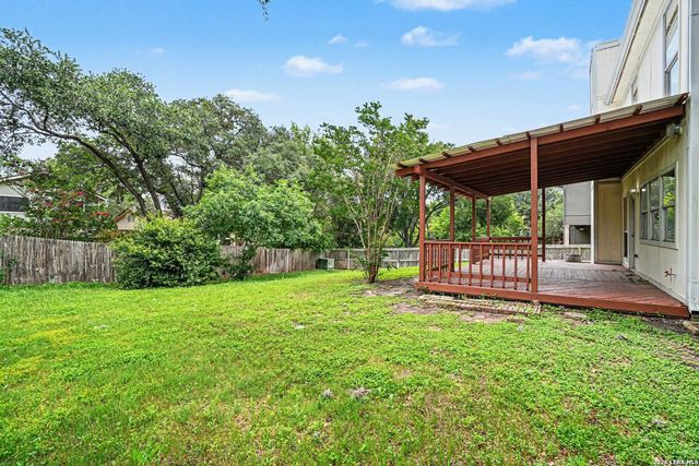 18030 Summer Knoll Dr, San Antonio, TX 78258