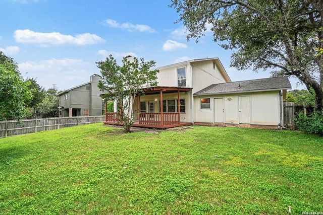 18030 Summer Knoll Dr, San Antonio, TX 78258