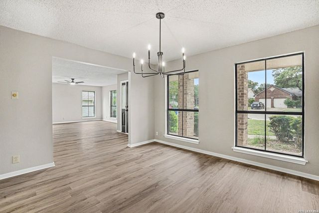 18030 Summer Knoll Dr, San Antonio, TX 78258
