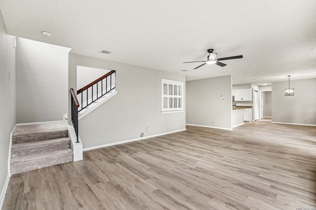 18030 Summer Knoll Dr, San Antonio, TX 78258