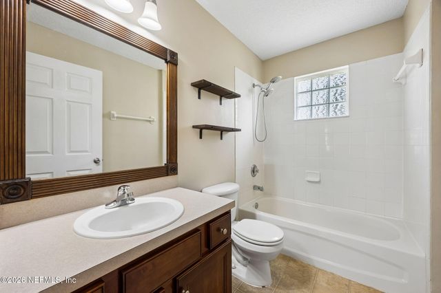 96712 COMMODORE POINT Drive, Yulee, FL 32097