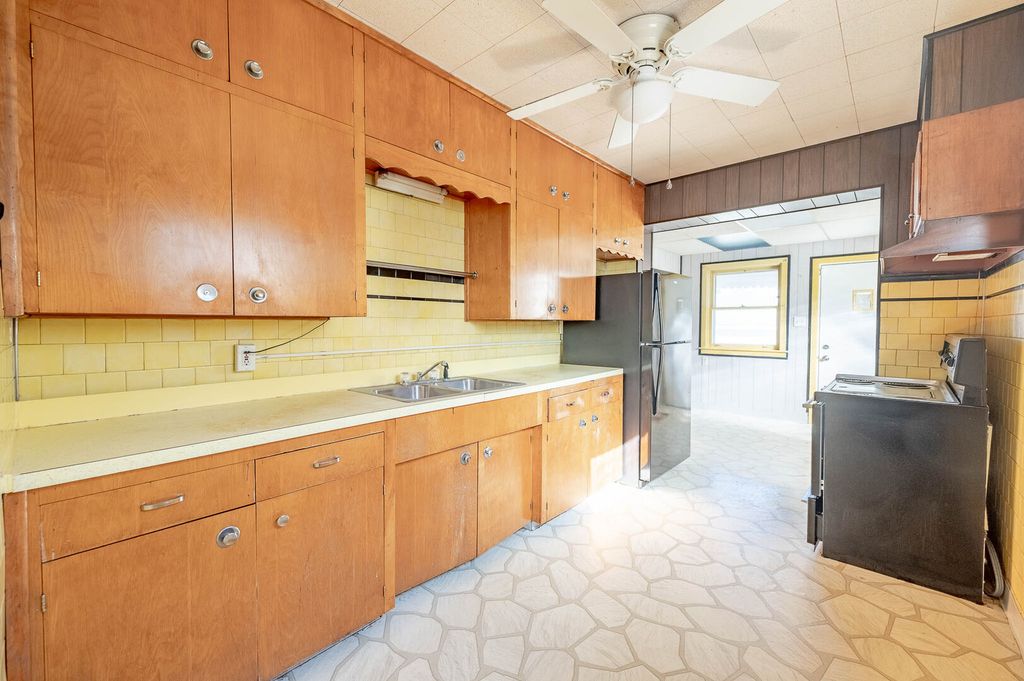 8343 S Dorchester Avenue, Chicago, IL 60619 — photo 4