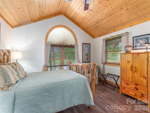 115 Gardening Frog Trail, Waynesville, NC 28785