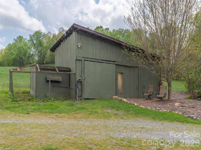 115 Gardening Frog Trail, Waynesville, NC 28785