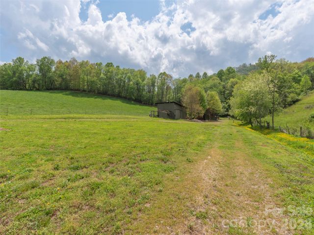 115 Gardening Frog Trail, Waynesville, NC 28785