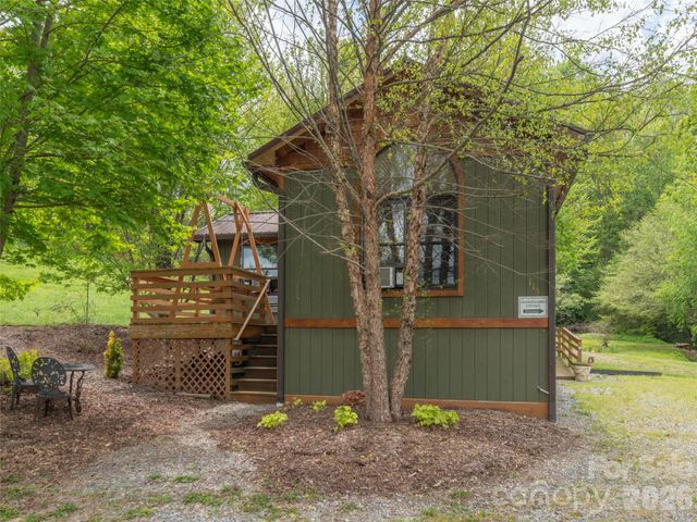 115 Gardening Frog Trail, Waynesville, NC 28785