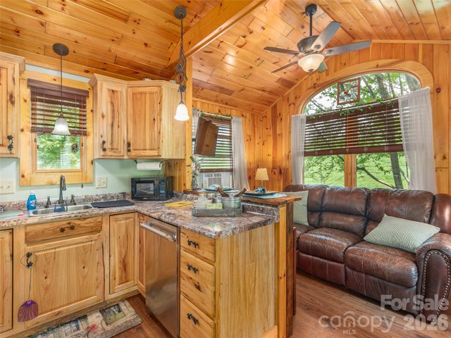 115 Gardening Frog Trail, Waynesville, NC 28785