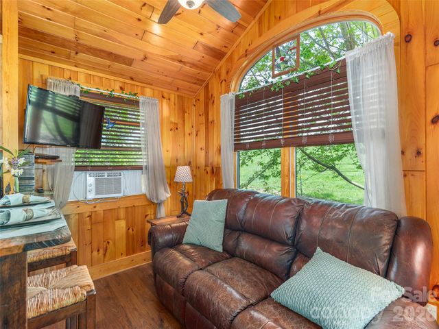 115 Gardening Frog Trail, Waynesville, NC 28785