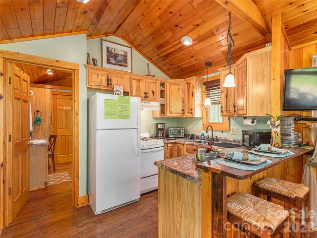 115 Gardening Frog Trail, Waynesville, NC 28785