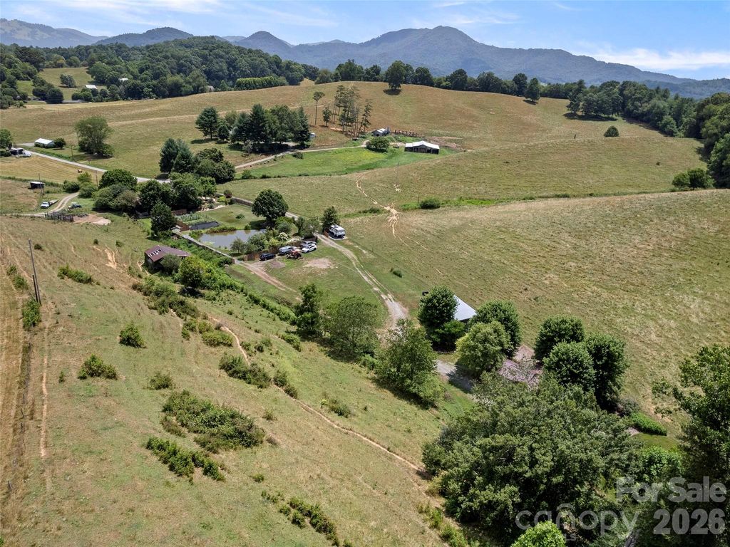 115 Gardening Frog Trail, Waynesville, NC 28785