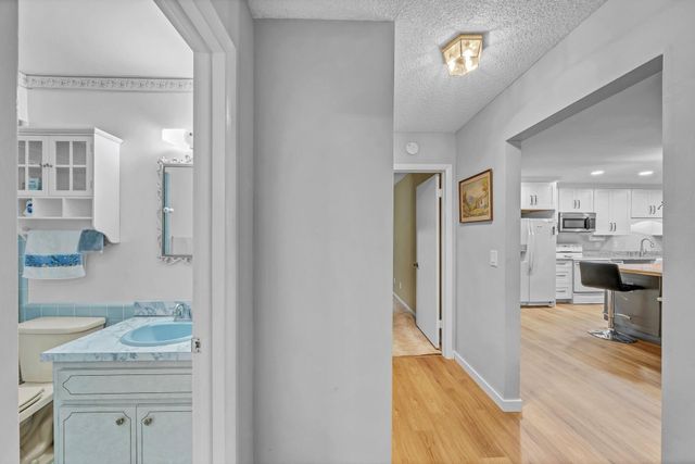 1371 SE San Souci Lane, Port St Lucie, FL 34952