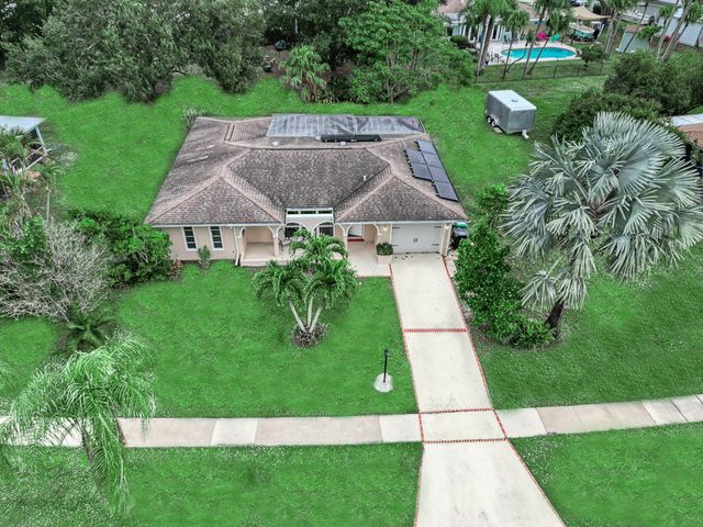 1371 SE San Souci Lane, Port St Lucie, FL 34952