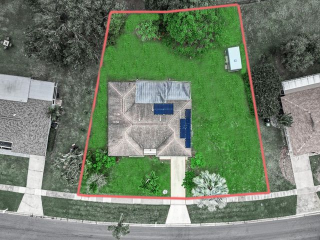 1371 SE San Souci Lane, Port St Lucie, FL 34952