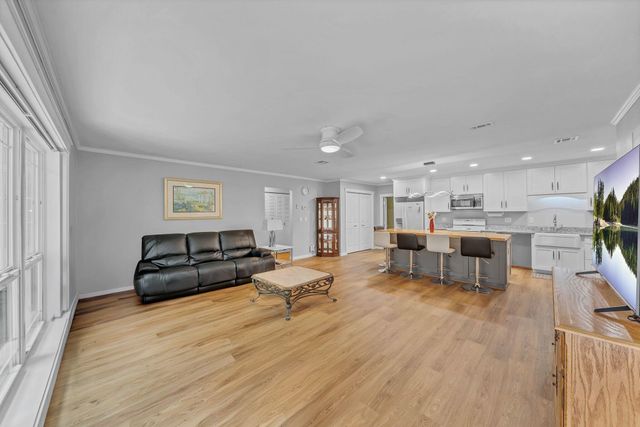 1371 SE San Souci Lane, Port St Lucie, FL 34952