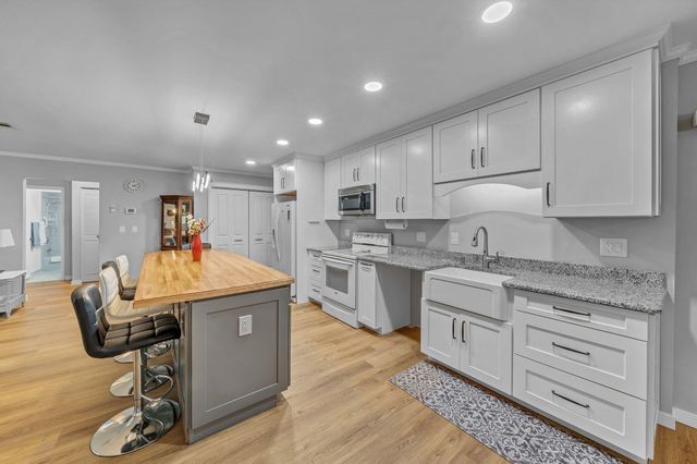 1371 SE San Souci Lane, Port St Lucie, FL 34952