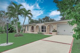 1371 SE San Souci Lane, Port St Lucie, FL 34952