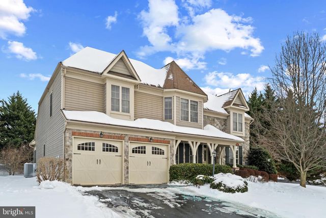 112 LOUISA BEALL LN, Charles Town, WV 25414