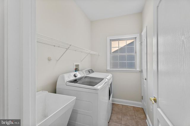 112 LOUISA BEALL LN, Charles Town, WV 25414