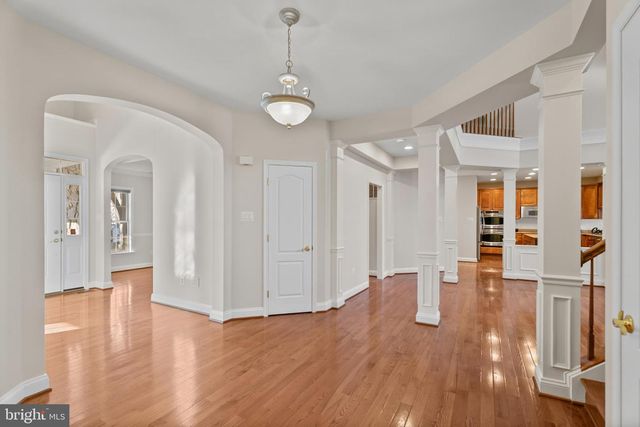 112 LOUISA BEALL LN, Charles Town, WV 25414