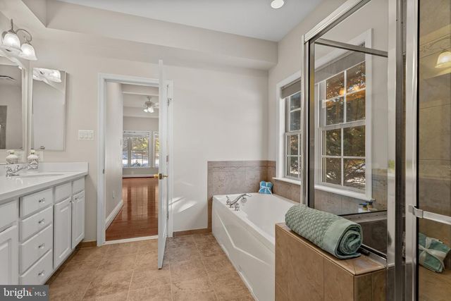 112 LOUISA BEALL LN, Charles Town, WV 25414