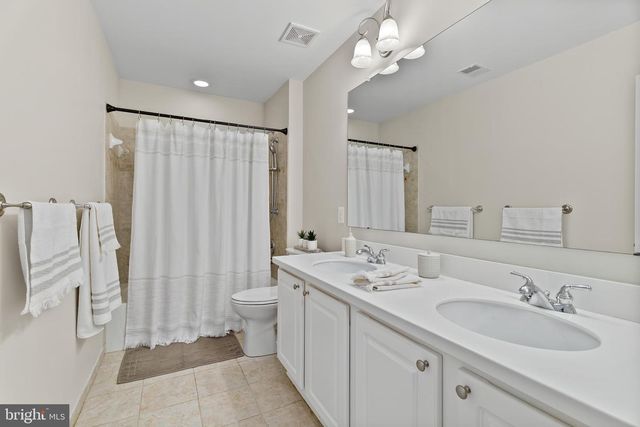 112 LOUISA BEALL LN, Charles Town, WV 25414