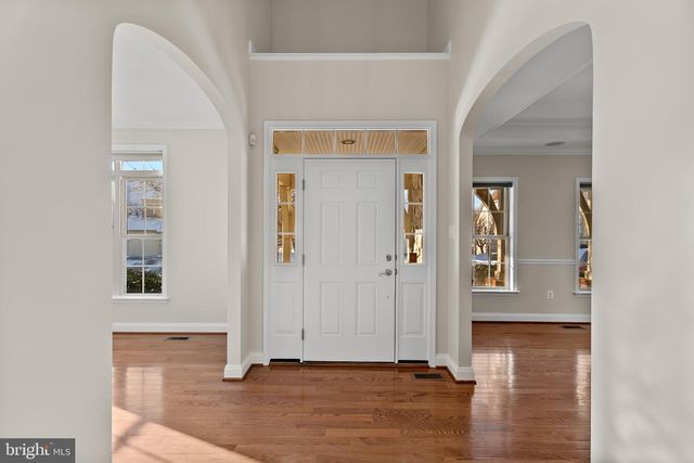 112 LOUISA BEALL LN, Charles Town, WV 25414