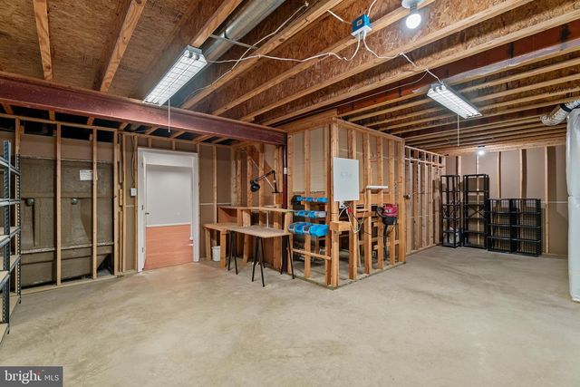 112 LOUISA BEALL LN, Charles Town, WV 25414