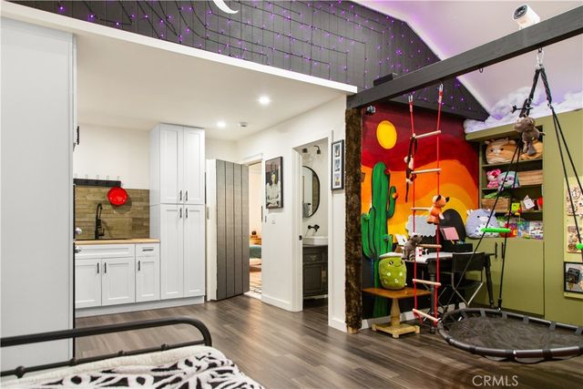 6042 Fair, North Hollywood, CA 91606