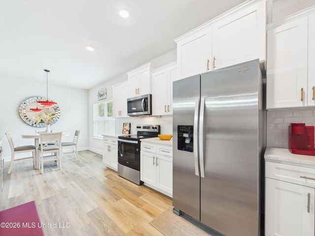 11713 Wakeland Court, Ocean Springs, MS 39564