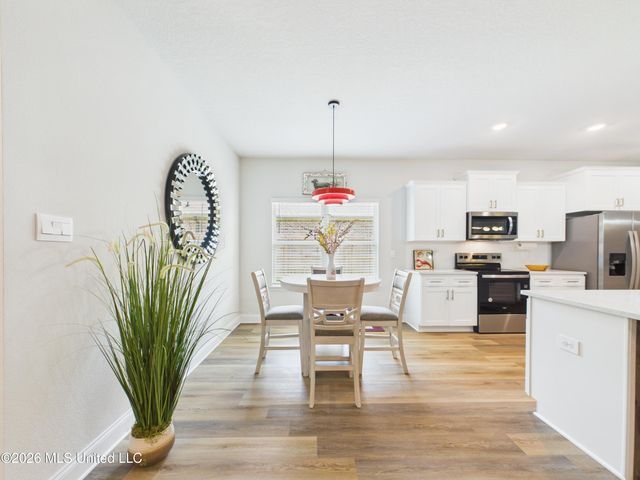 11713 Wakeland Court, Ocean Springs, MS 39564