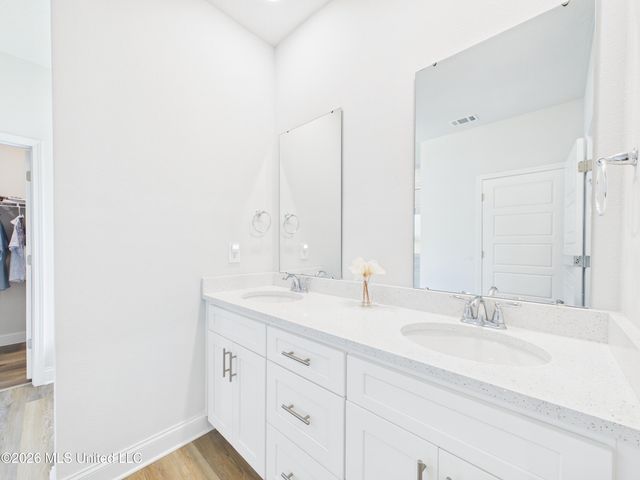 11713 Wakeland Court, Ocean Springs, MS 39564
