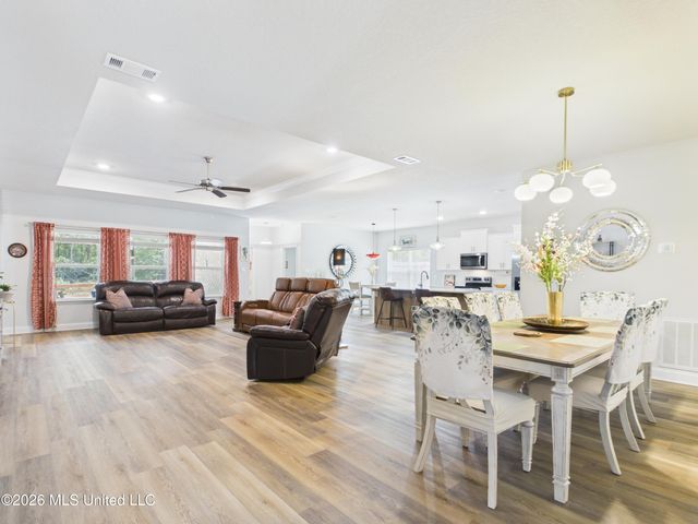 11713 Wakeland Court, Ocean Springs, MS 39564