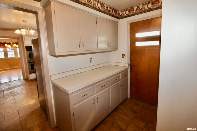 5928 N ROXBURY Lane, Peoria, IL 61614