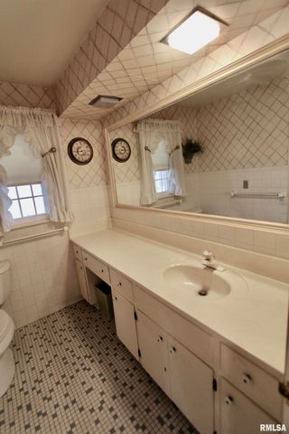 5928 N ROXBURY Lane, Peoria, IL 61614