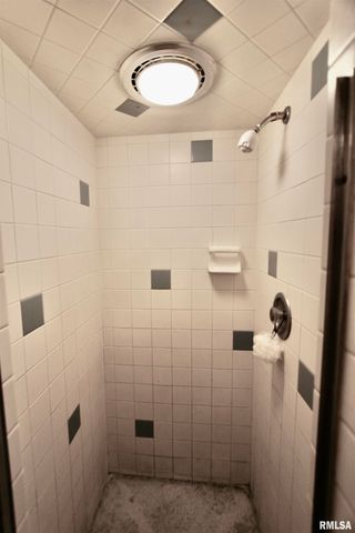 5928 N ROXBURY Lane, Peoria, IL 61614