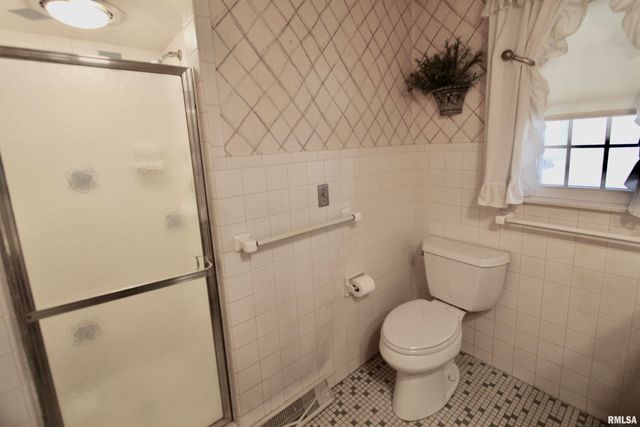 5928 N ROXBURY Lane, Peoria, IL 61614