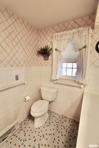 5928 N ROXBURY Lane, Peoria, IL 61614