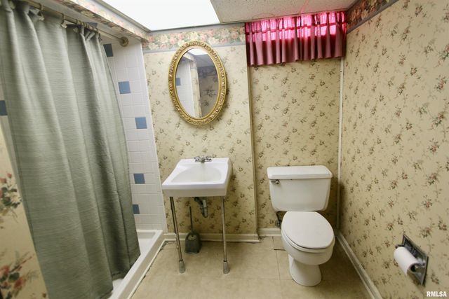 5928 N ROXBURY Lane, Peoria, IL 61614