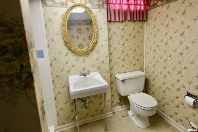 5928 N ROXBURY Lane, Peoria, IL 61614