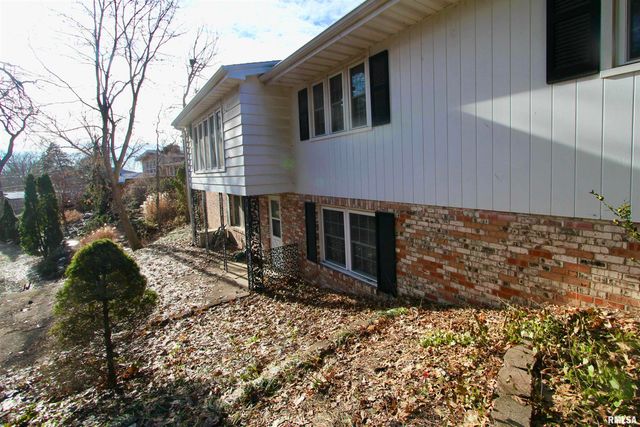 5928 N ROXBURY Lane, Peoria, IL 61614