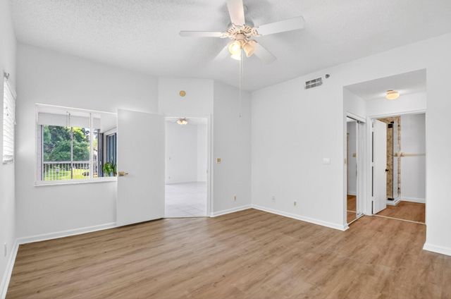 5032 Rose Hill Drive 3205, Boynton Beach, FL 33437