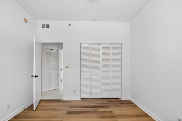 5032 Rose Hill Drive 3205, Boynton Beach, FL 33437
